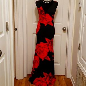 ❤🖤Red and Black M/L Long Floral Formal🖤❤